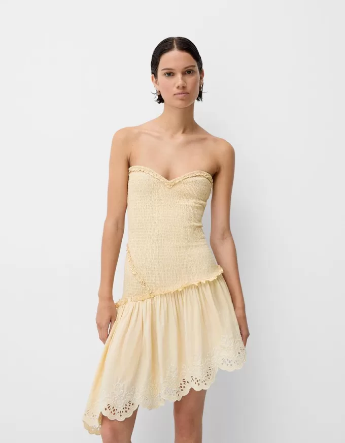 Abito asimmetrico con dettaglio elastico arricciato