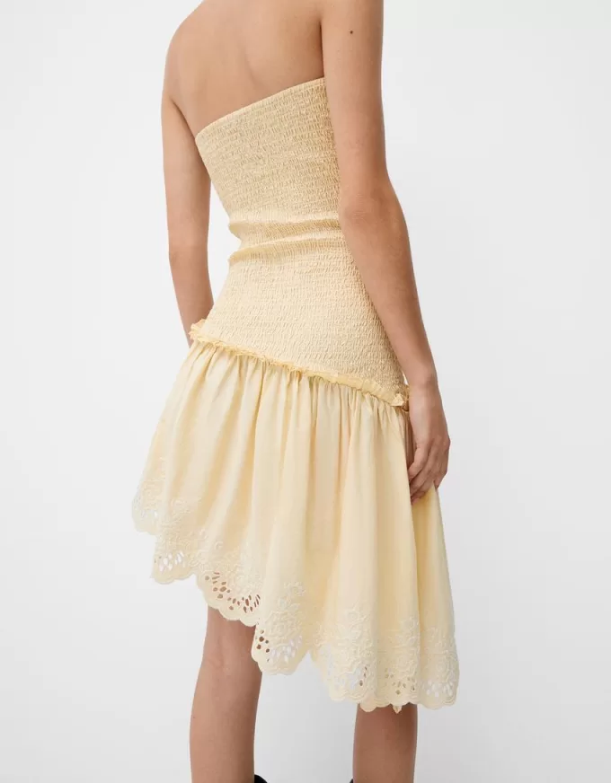 Abito asimmetrico con dettaglio elastico arricciato