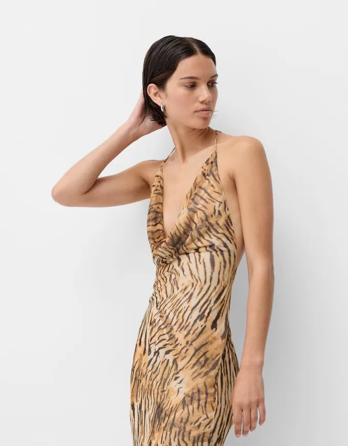 Abito lungo in tulle con spalline