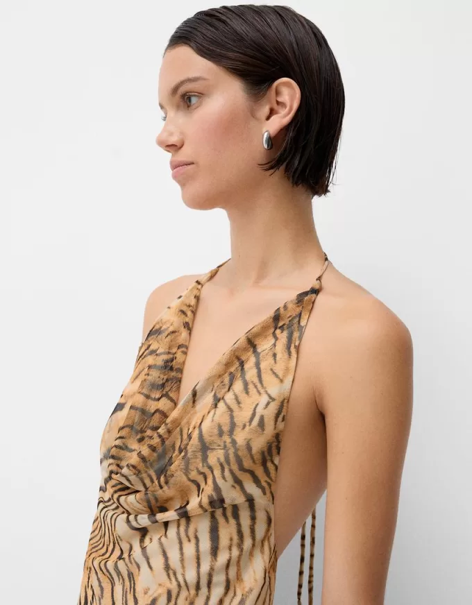 Abito lungo in tulle con spalline