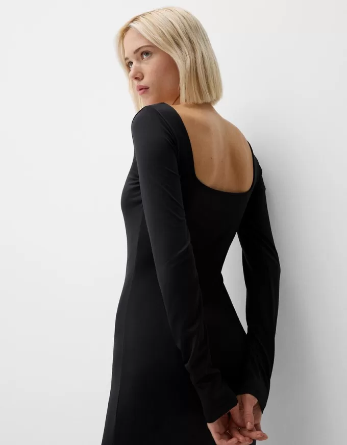 Abito midi a maniche lunghe