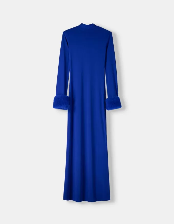 Abito midi a maniche lunghe con polsini in pelliccia sintetica