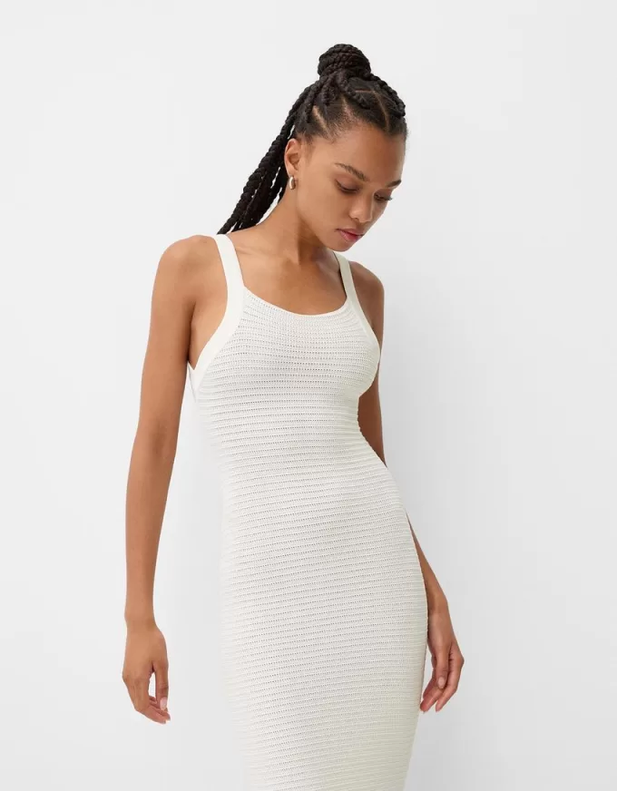 Abito midi in maglia aperta con spalline