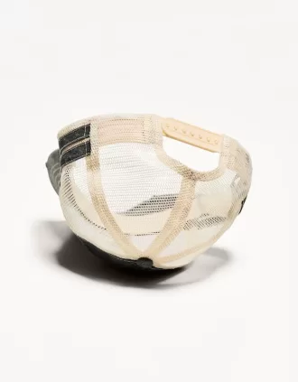 Berretto da camionista strappato