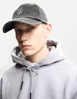 Berretto strappato ricamato