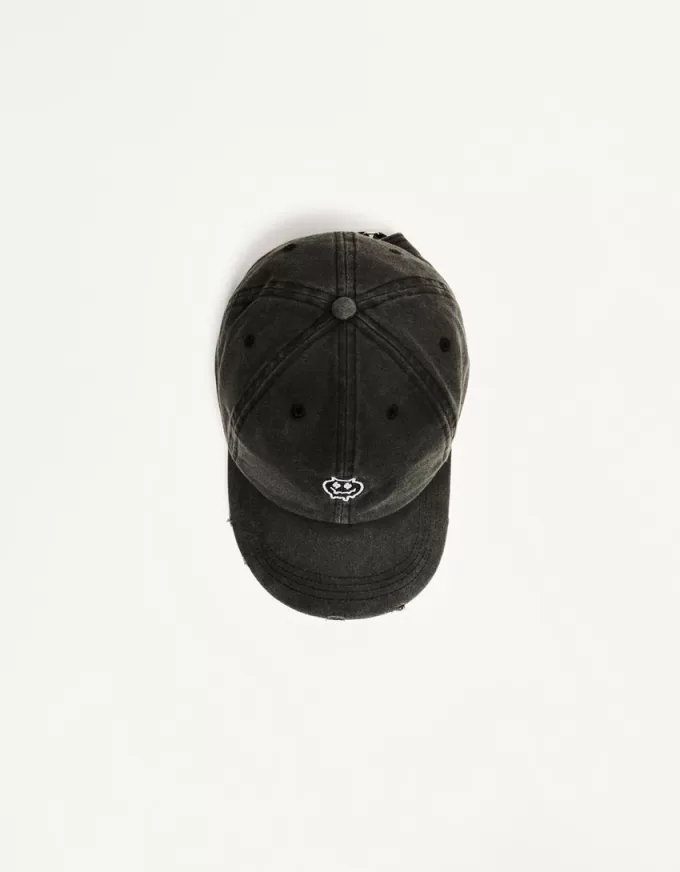 Berretto strappato ricamato