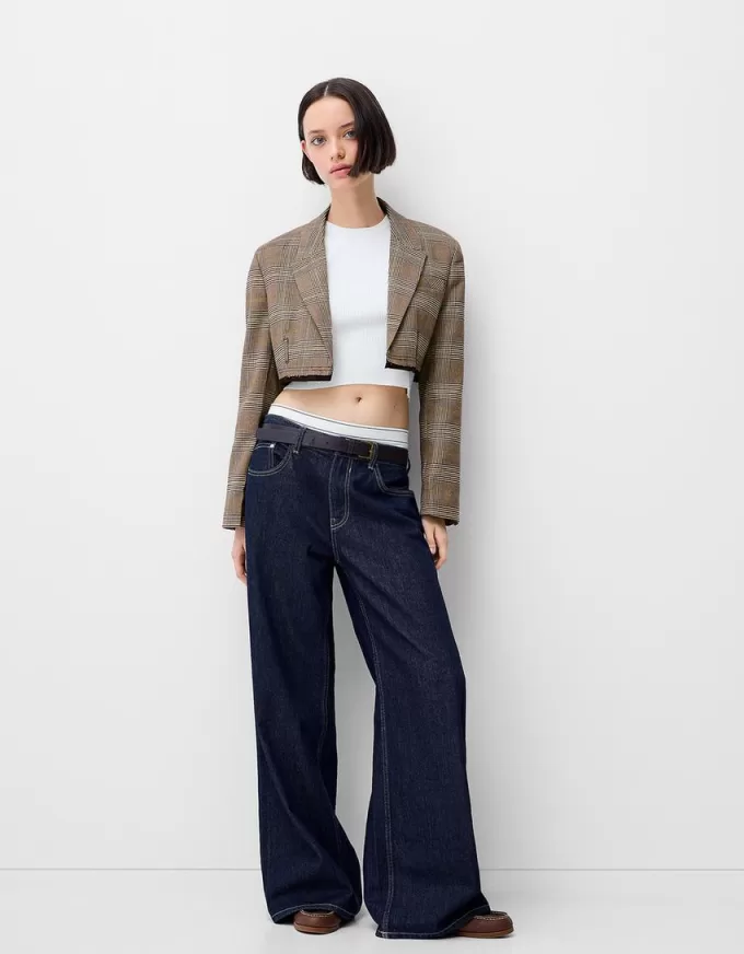 Blazer cropped con orlo sfrangiato