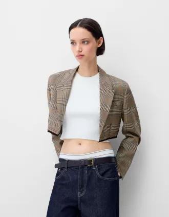 Blazer cropped con orlo sfrangiato