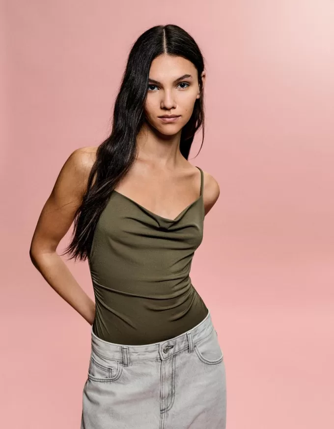 Body con spalline drappeggiate SERIE BERSHKA