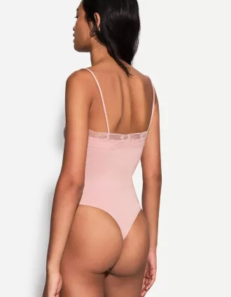 Body in pizzo biondo con spalline