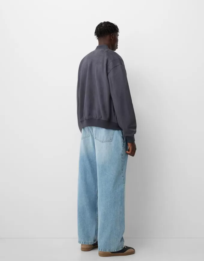 Bomber universitario