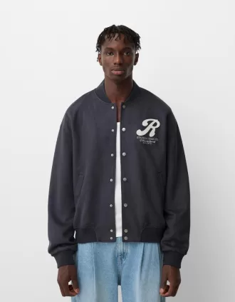 Bomber universitario