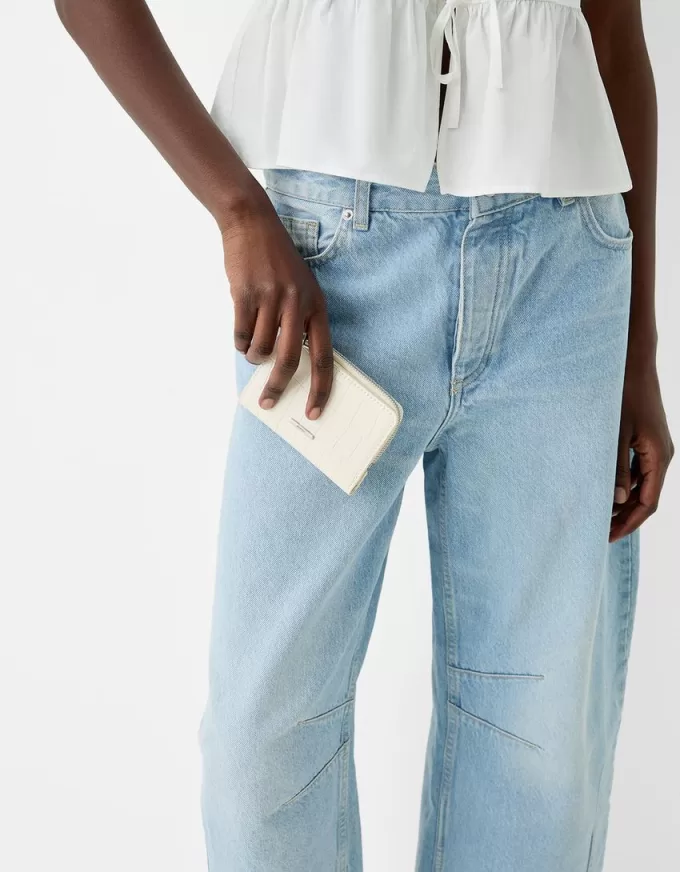 Borsa con stampa animalier con finitura in finta vernice goffrata