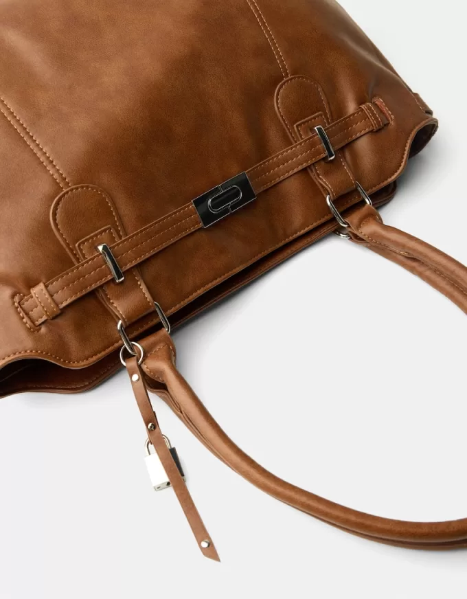 Borsa effetto pelle con perline