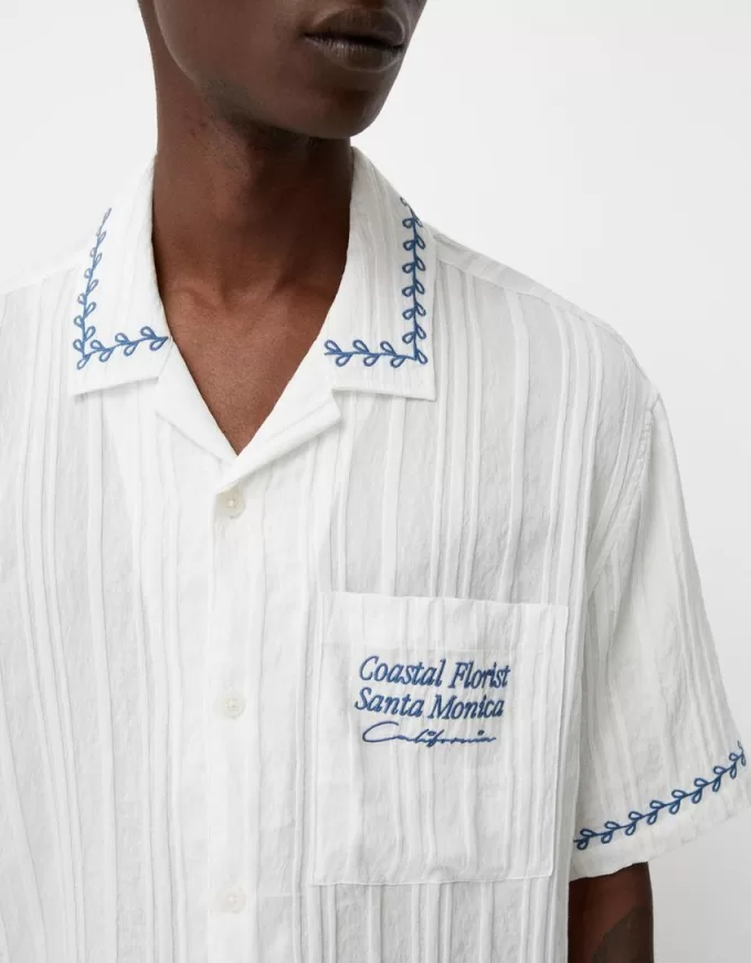 Camicia a maniche corte ricamata dalla vestibilità comoda