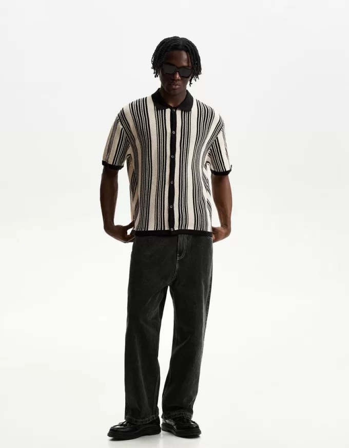 Camicia a maniche corte testurizzata a righe Camicia a maniche corte testurizzata a righe