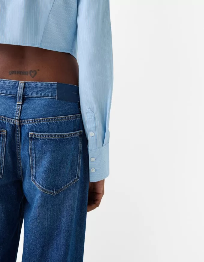 Camicia aderente a righe con maniche lunghe