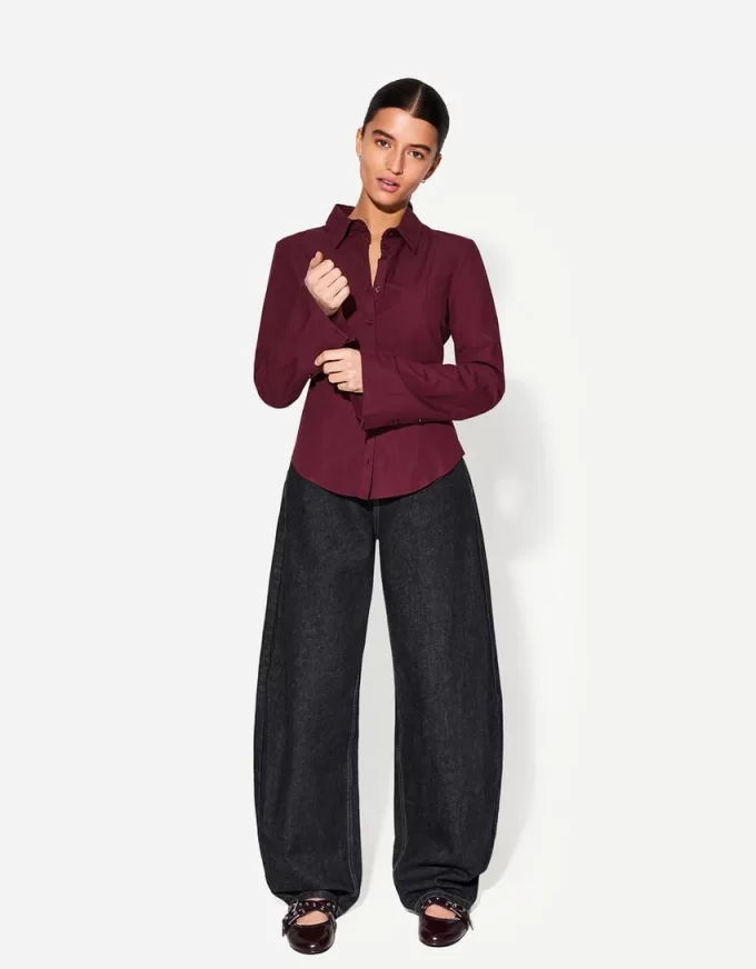 Camicia aderente con maniche svasate