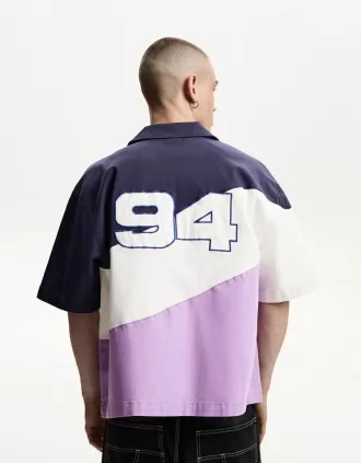 Camicia boxy fit a maniche corte con stampa Nascar