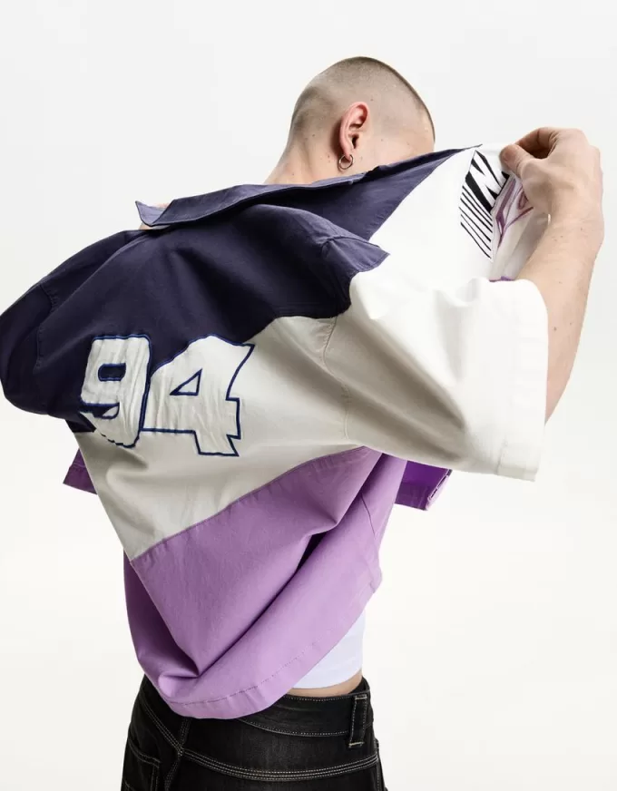 Camicia boxy fit a maniche corte con stampa Nascar