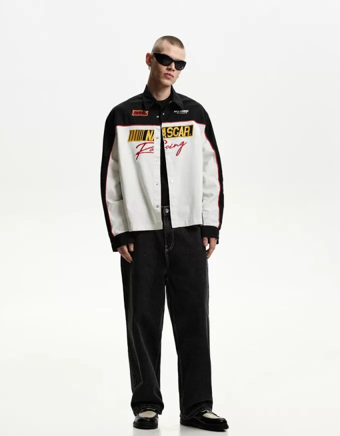 Camicia boxy fit a maniche lunghe con stampa Nascar