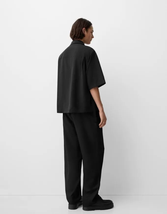 Camicia incrociata a maniche corte, vestibilità boxy, con fibbia