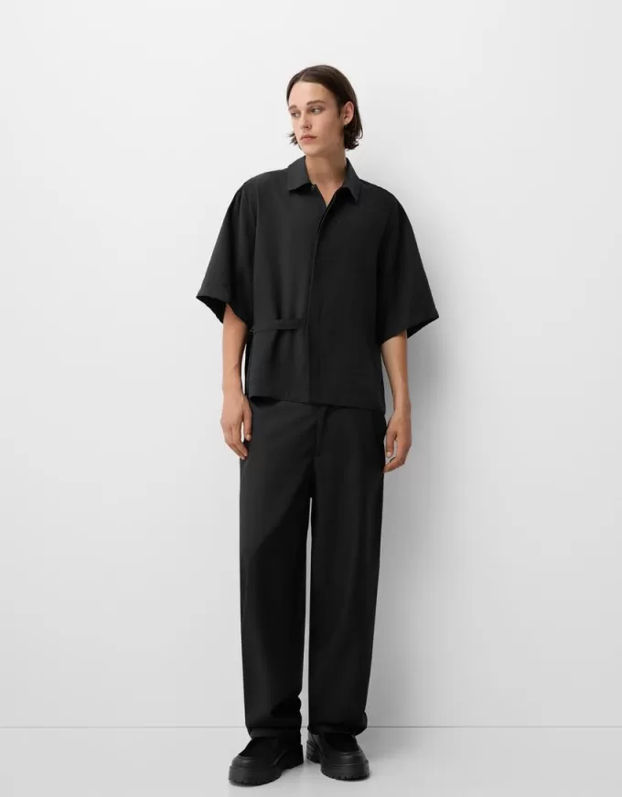 Camicia incrociata a maniche corte, vestibilità boxy, con fibbia