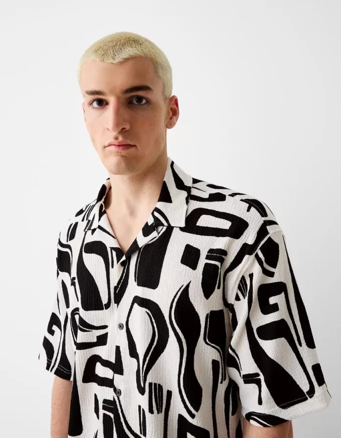 Camicia plissettata stampata a maniche corte