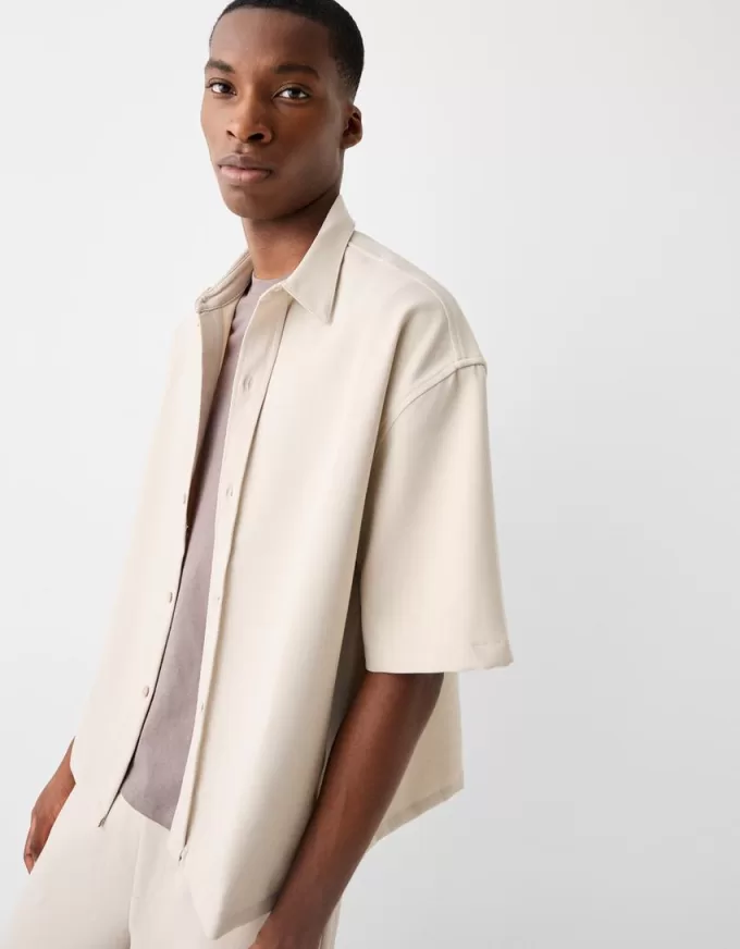 Camicia sartoriale dal taglio squadrato a maniche corte