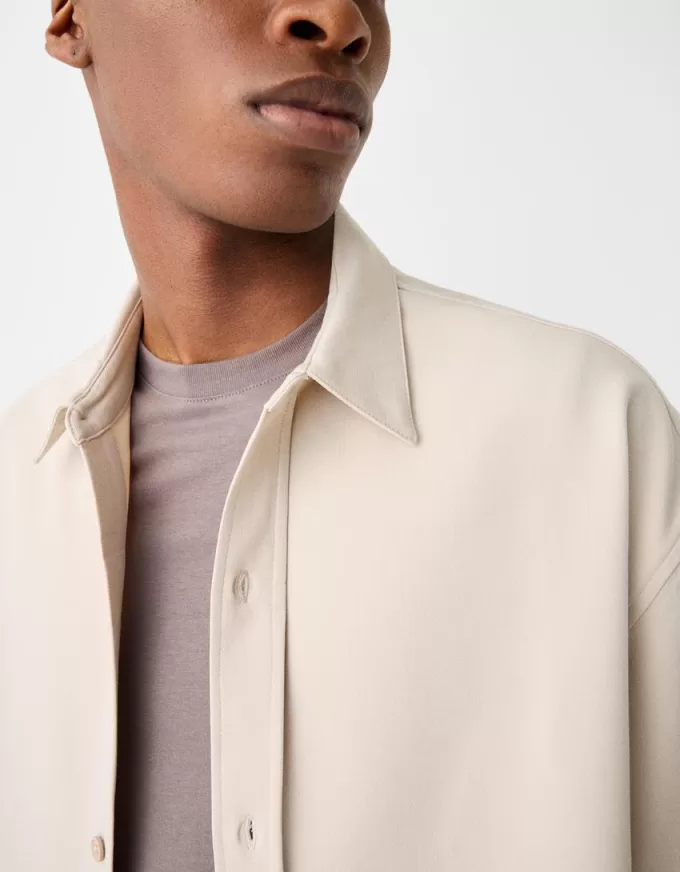 Camicia sartoriale dal taglio squadrato a maniche corte