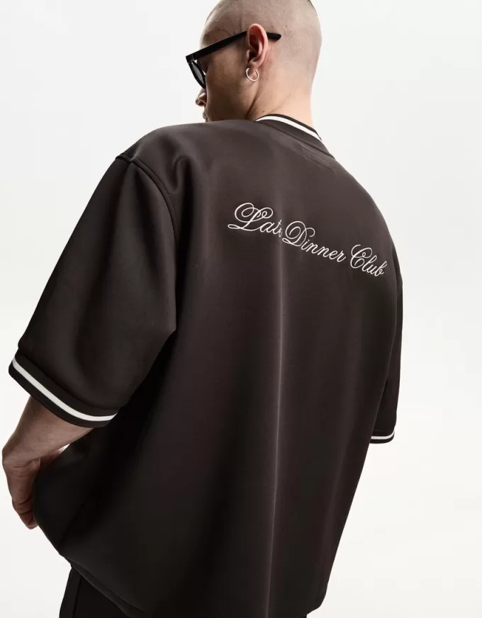 Camicia squadrata a maniche corte ricamata