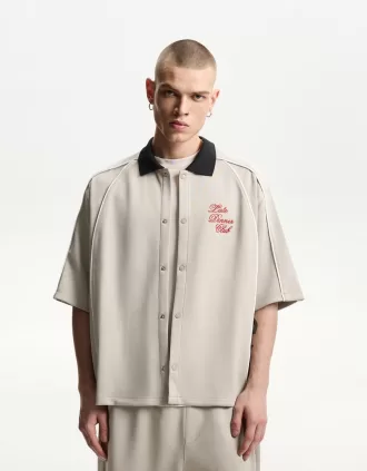 Camicia squadrata a maniche corte ricamata