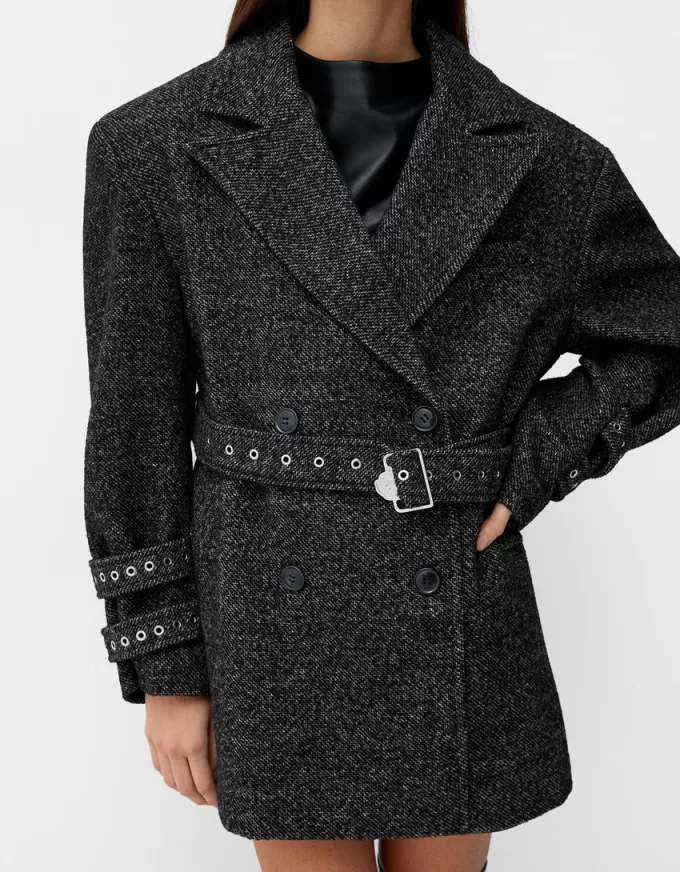 Cappotto Bershka Generation con occhielli