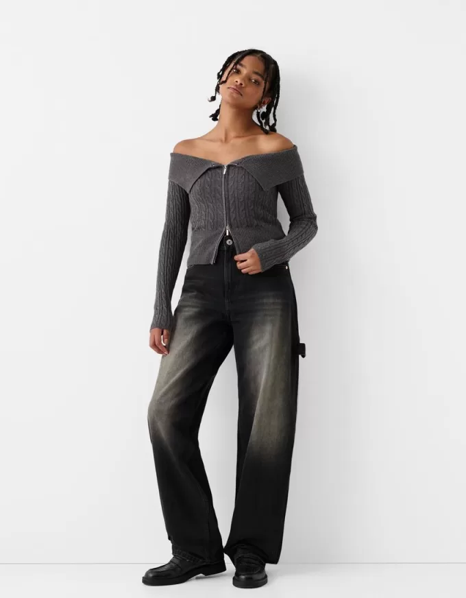 Cardigan Bardot in maglia a trecce con cerniera Cardigan Bardot in maglia a trecce con cerniera