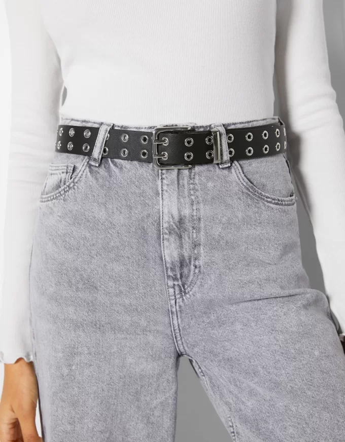 Cintura in ecopelle con occhielli