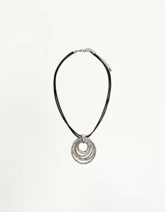 Collana in corda con pendente