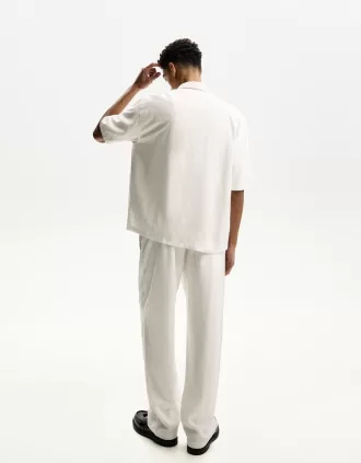 Completo camicia e pantaloni