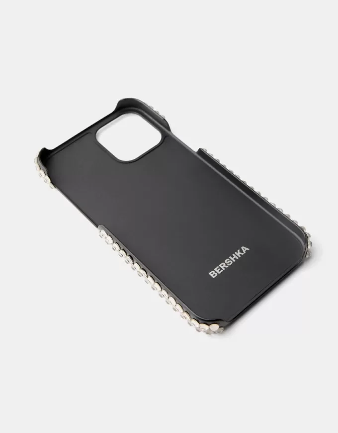 Custodia per iPhone impreziosita da strass