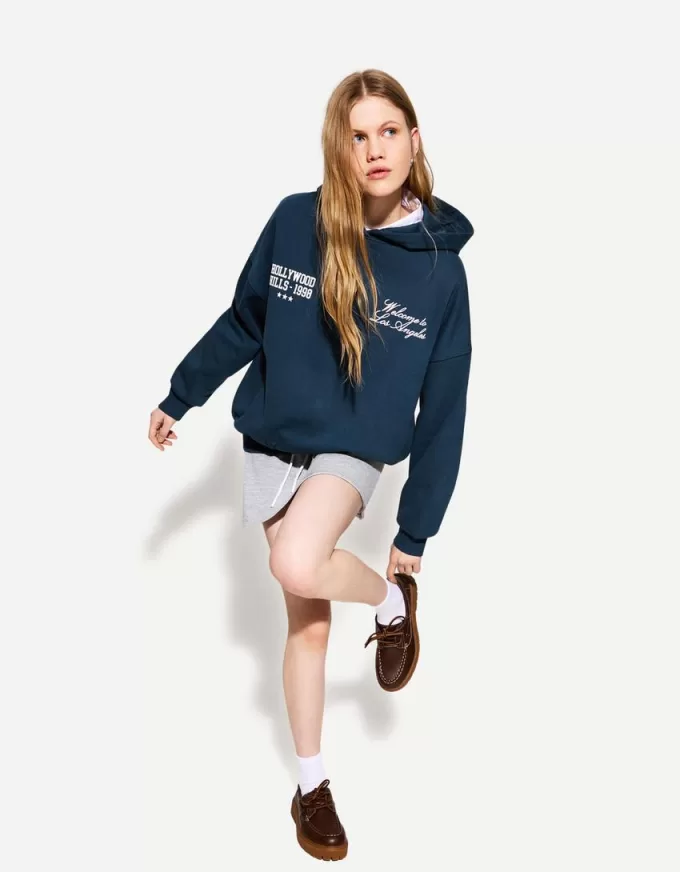 Felpa con cappuccio stampata