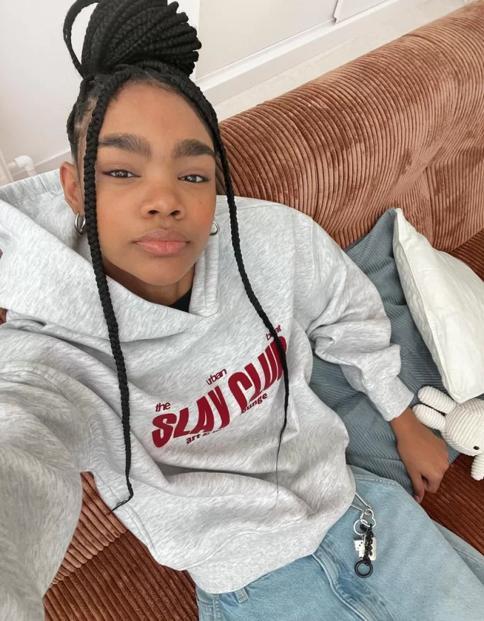 Felpa con cappuccio stampata