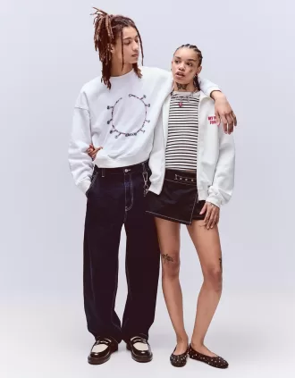 Felpa con cappuccio stampata con zip