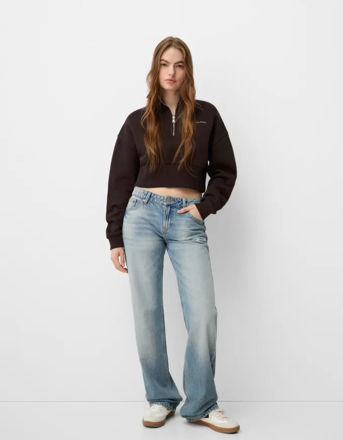 Felpa con zip e ricamo