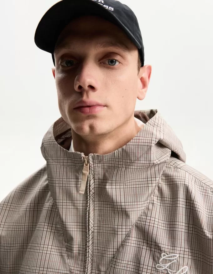 Giacca anorak tecnica con cappuccio