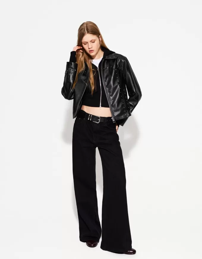 Giacca effetto pelle borchiata