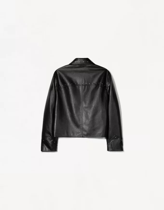 Giacca effetto pelle borchiata