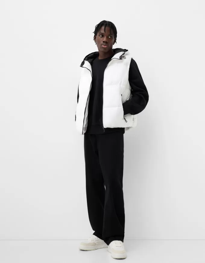 Gilet imbottito con cappuccio