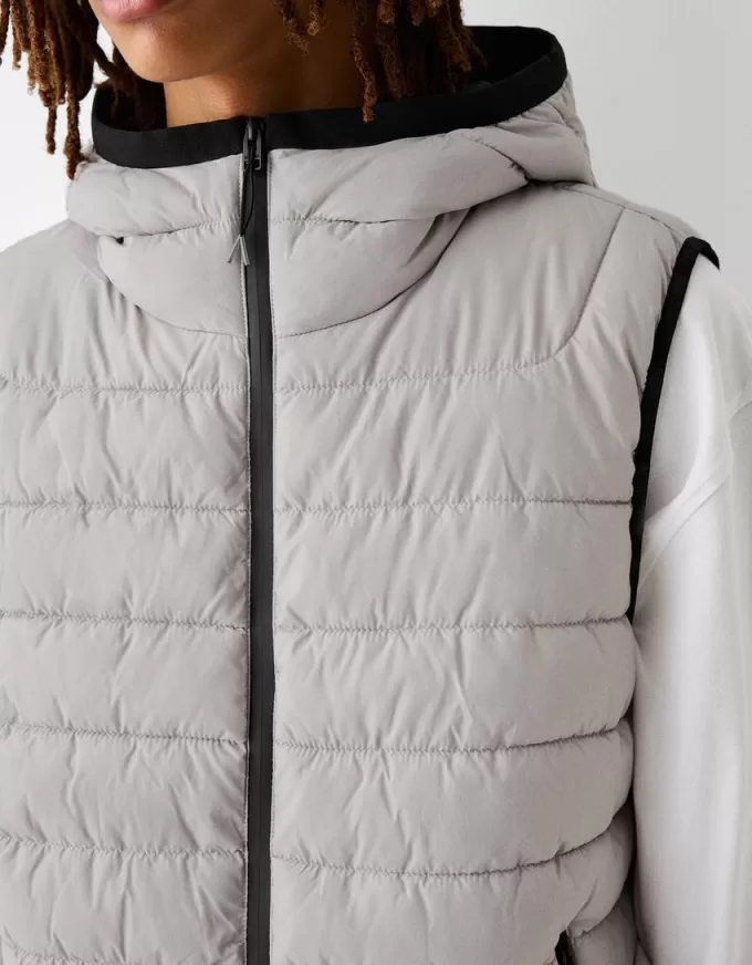 Gilet imbottito leggero con cappuccio