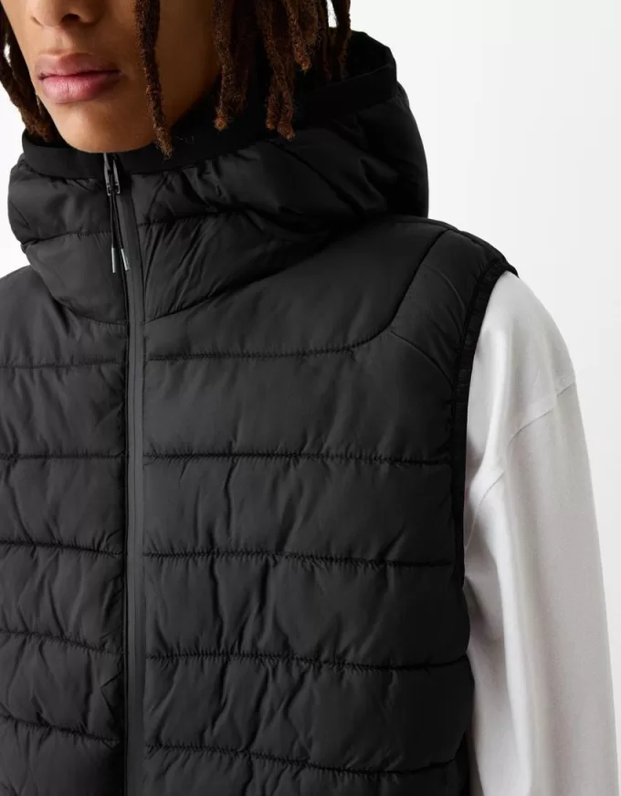 Gilet imbottito leggero con cappuccio