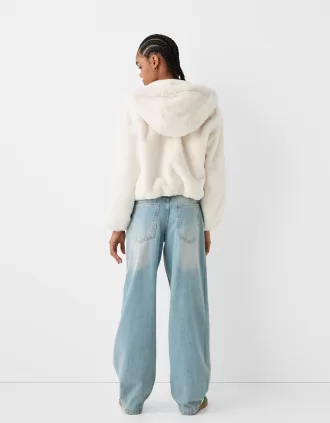 Giubbotto trapuntato con cappuccio in pelliccia sintetica