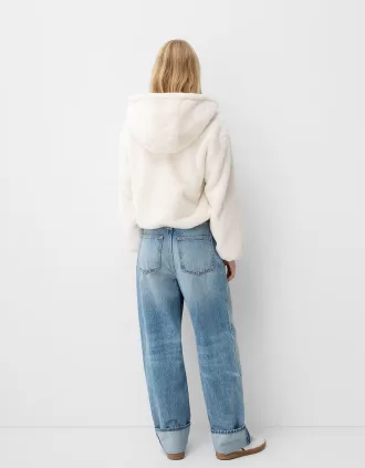 Giubbotto trapuntato con cappuccio in pelliccia sintetica